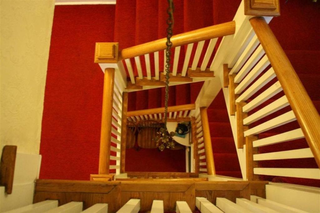 Red Rocker 3*