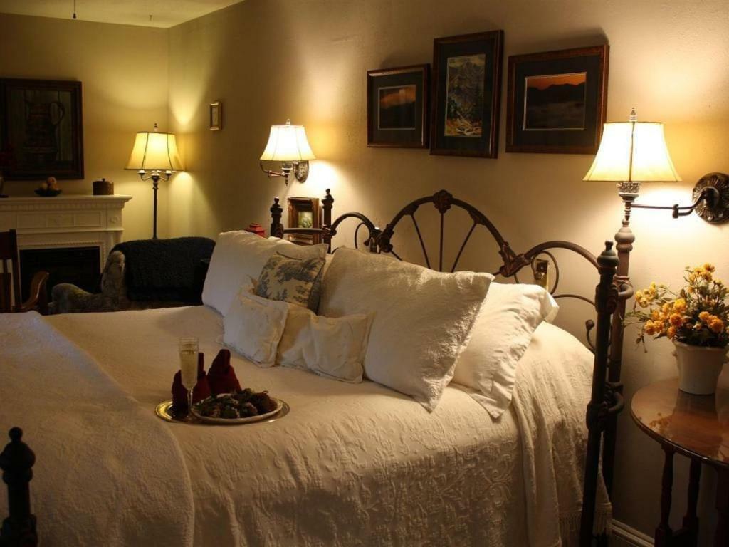 Red Rocker Hotel 3*